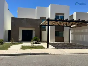 CASA EN VENTA EN PUENTE REAL SECCIÓN CATALUÑA - Foto 1